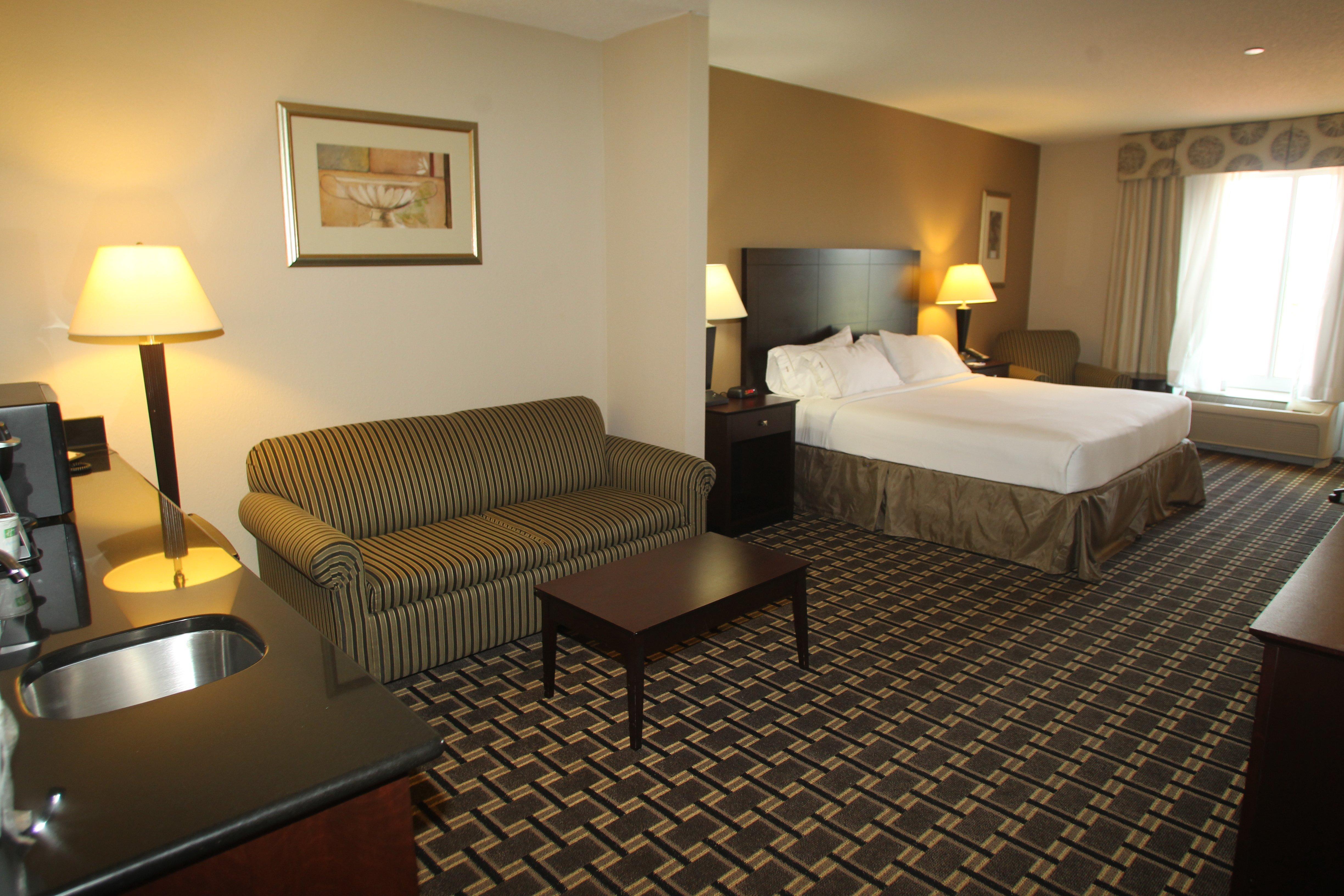Holiday Inn Express Pembroke By Ihg Exterior foto